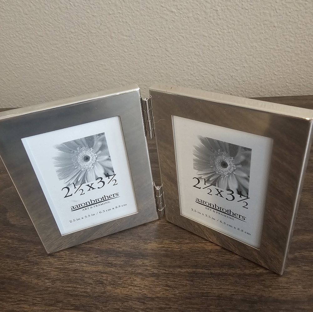 Aaron Brothers Silver Metal Photo Frame